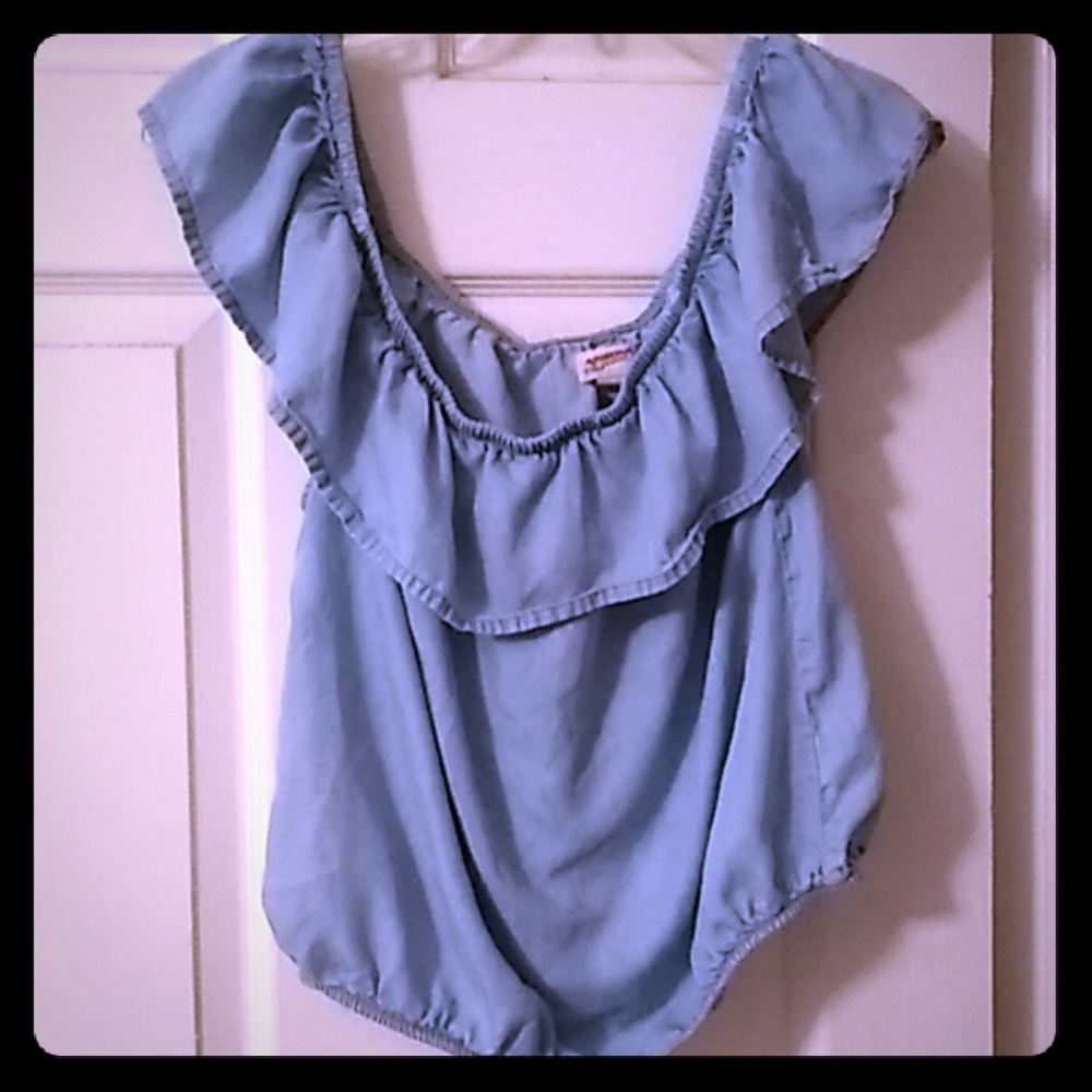 Off shoulders jean peasant top L